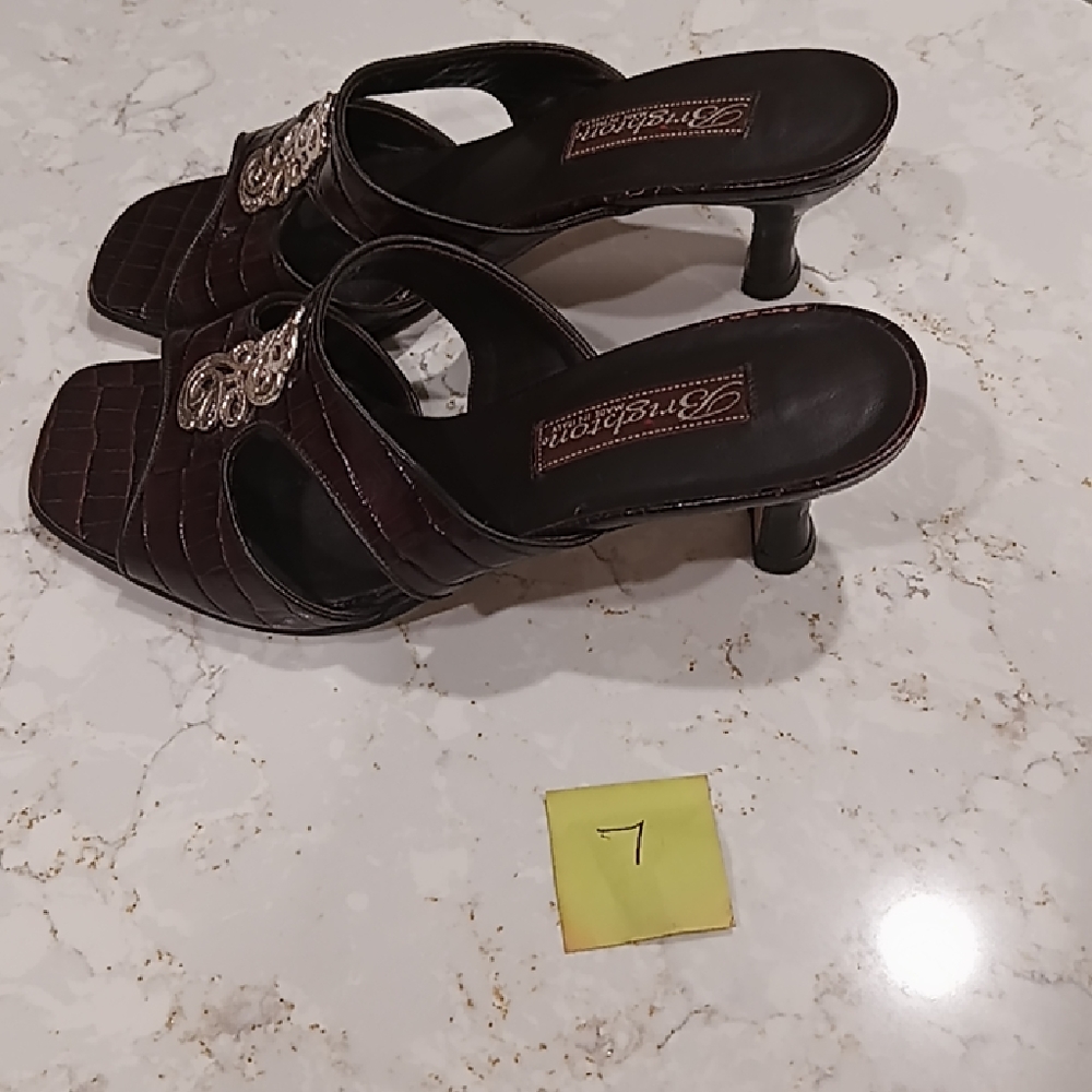 Dark Brown/ Mahogany, Size 7 Brighton Shoes